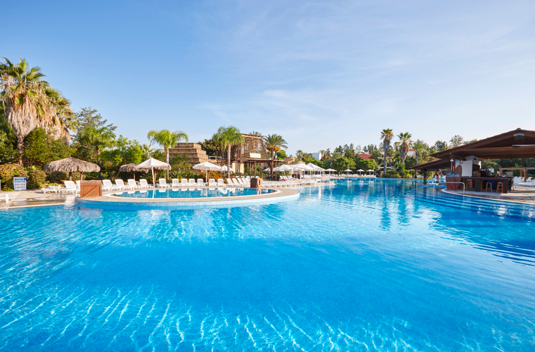 Sport & Beauty 2, PortAventura El Paso + Ticket Included, Tarragona