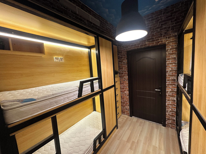 Room 2, Luxury Hostel Bedspace in Downtown, Dubai