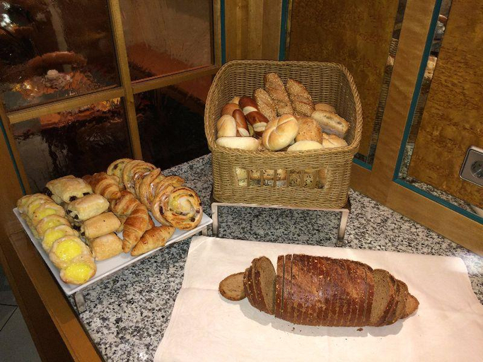 Food & Drinks 4, Christophe Colomb, Luxembourg