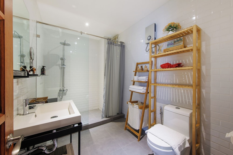 Bathroom 4, Chala Number 2 Art And Gallery House, Muang Chiang Mai