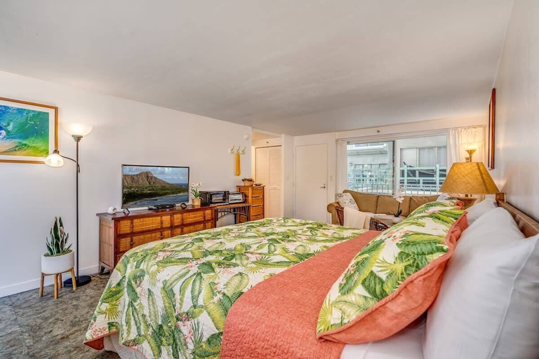 Room 2, @ Marbella Lane - Breezy Studio@diamond Head Beach Hotel, Honolulu