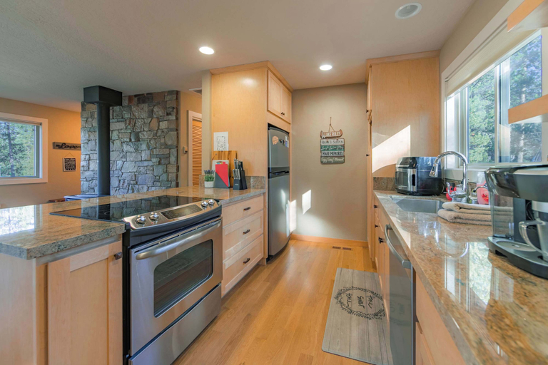 Private kitchen 5, Bakersfield Basecamp - Meyers Escape, El Dorado