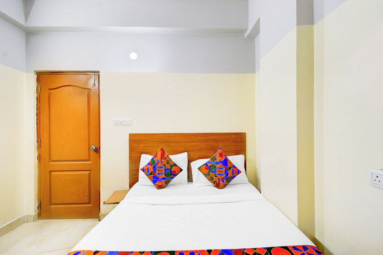 Room 3, Fabhotel Golden Dreams, Hyderabad
