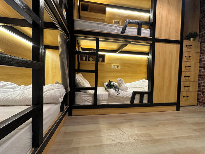 Room 3, Luxury Hostel Bedspace in Downtown, Dubai