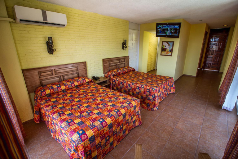 Bedroom, Real Bananas All Inclusive, Acapulco de Juárez