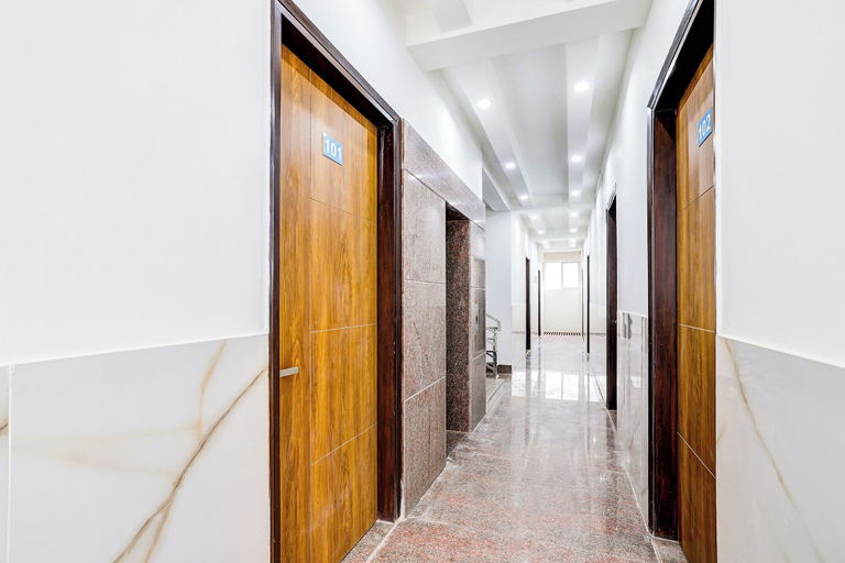 Lobby 4, FabHotel Expo Centre Inn- Nr. Sharda University Greater Noida, Gautam Buddha Nagar