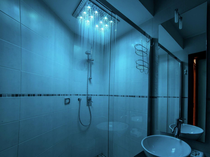 Bathroom 3, Ski Retreat, Slopes of Cervinia, Aosta