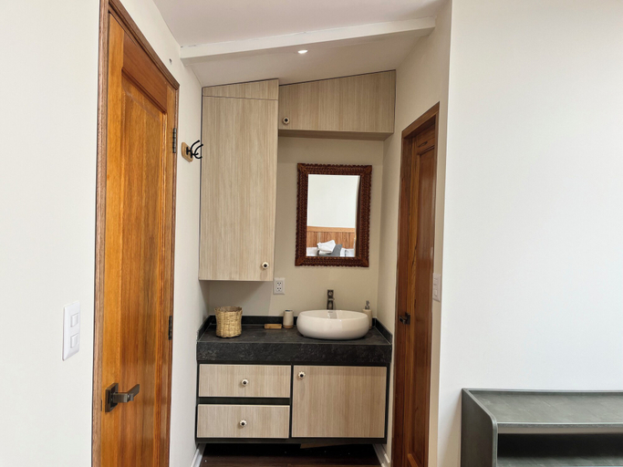 Bathroom 2, Casa Corrales by Wynwood House, Quispicanchi