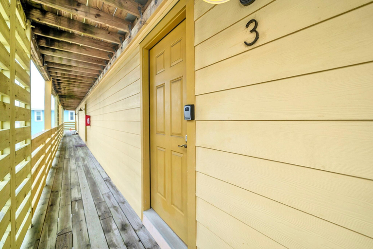 Property grounds 3, Surfwinds #3, Bay