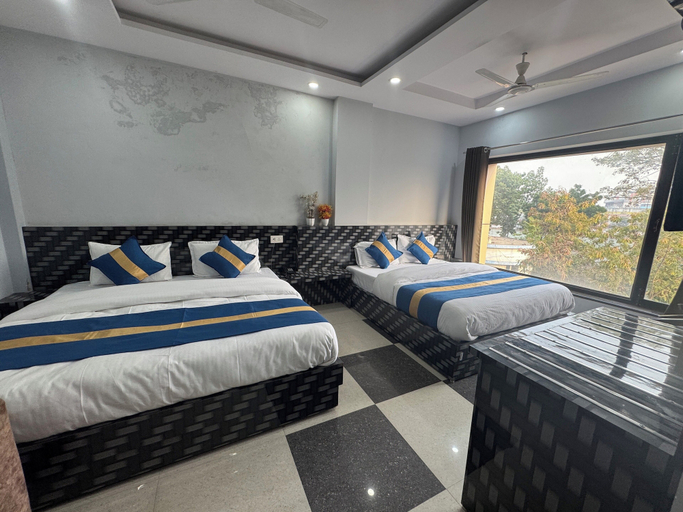 Room 5, Hotel Suraj By T And M Hotels, Hardwar