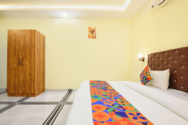 Room 5, Fabhotel Rubicon, Faridabad