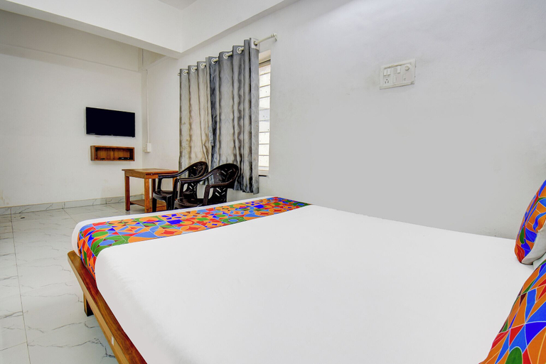 Room 2, Fabhotel Sai Executive, Pune
