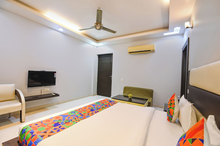 Room 2, FabHotel AVF Suites - 500 Meters From UNITECH CYBER PARK, Gurgaon