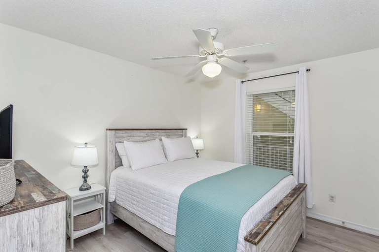 Bedroom 2, Gulf Island 421, Escambia