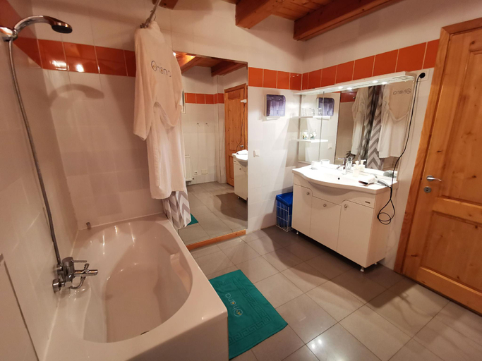 Bathroom 4, Pensiunea Ohana, Vistea De Jos