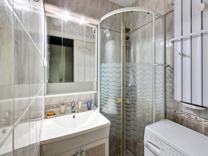 Bathroom 3, Residence La Pinede apartment, Var