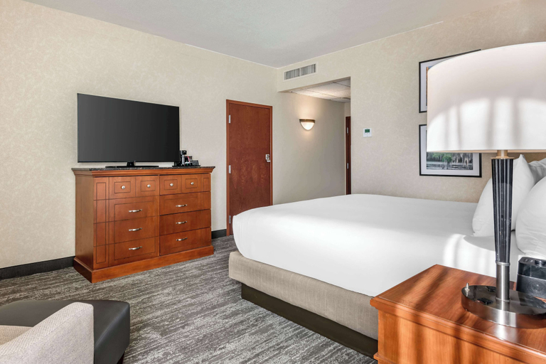 Bedroom 3, Drury Plaza Hotel Valdosta, Lowndes