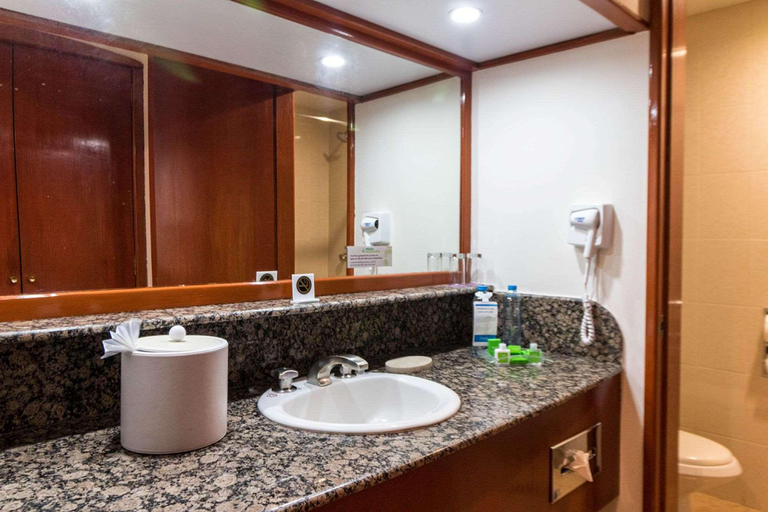 Bathroom 4, Hotel Misión Toreo Centro De Convenciones, Naucalpan de Juárez