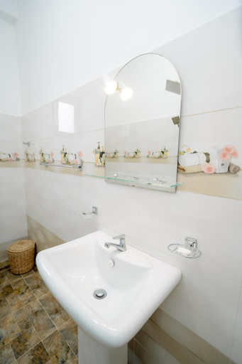 Bathroom 3, Scenery River Star Hotel, Hikkaduwa