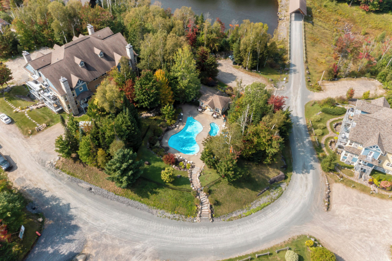 Outdoor pool 2, Le Relais Mont-Blanc, Les Laurentides