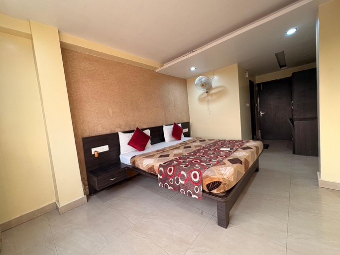 Room 3, Hotel Welfare Club, Durg