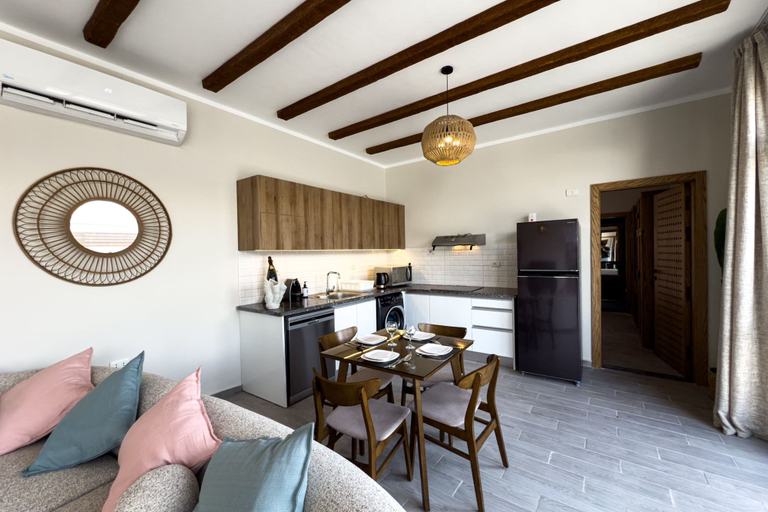 Living area 4, Elegance Serene 3 BDR Townhouse w / Private Pool @ Bali Gouna, Al-Ghurdaqah 2