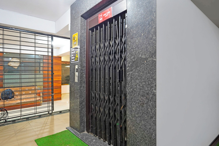 Elevator, Fabhotel Club Metro, Nagpur