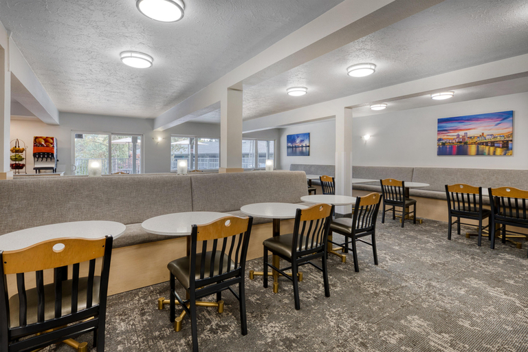 Food & Drinks 5, Best Western Portland West Beaverton, Washington