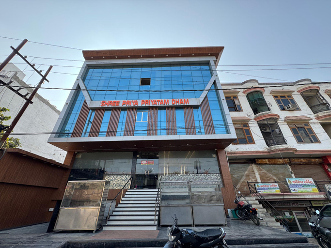 Exterior view, Shree Priya Priyatam Dham, Mathura
