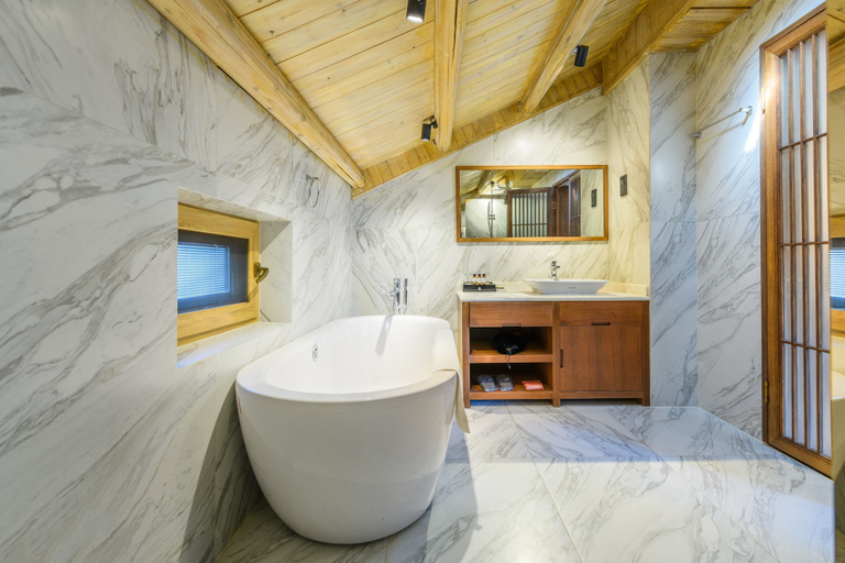 Private spa tub, Li River Craftsman Village  Guilin, Guilin