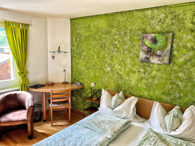 Bedroom 2, Hotel Alpina, Leuk