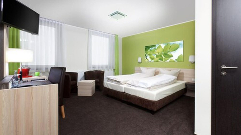 Bedroom 2, Hotel Pfennigskrug, Herford