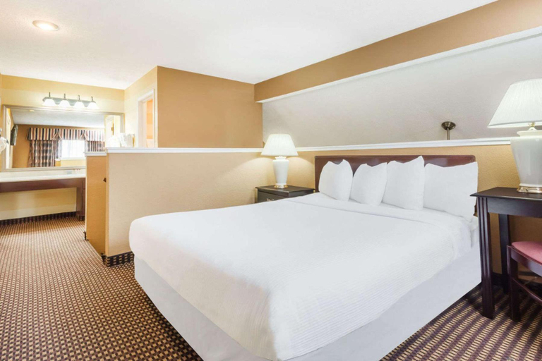 Bedroom 3, Hawthorn Extended Stay by Wyndham Columbus North, Franklin