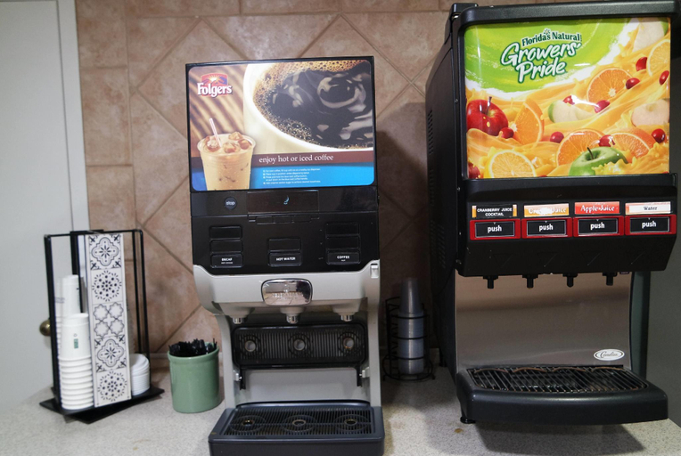 Others 4, Super 8 by Wyndham Savannah, Chatham