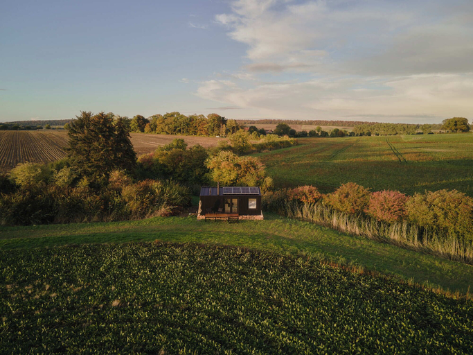 Exterior 4, Raus | Cabins mit Feldblick + Saunazugang, Helmstedt
