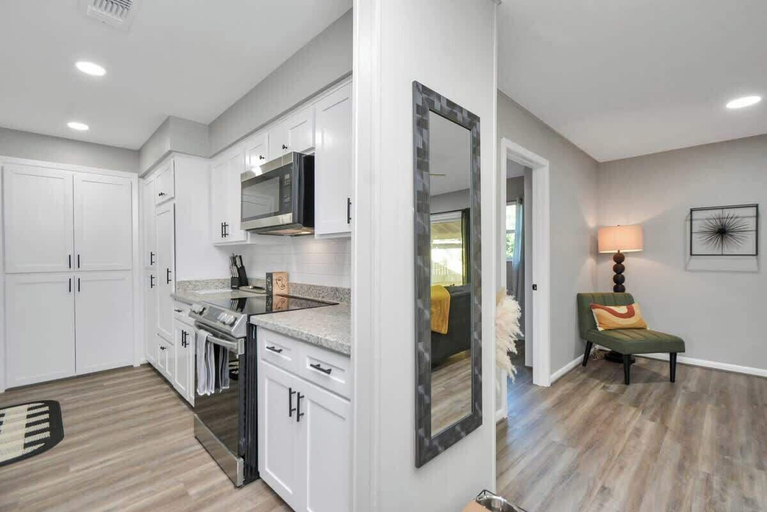 Private kitchen 5, 4 BR Luxury Home in Friendswood, Brazoria