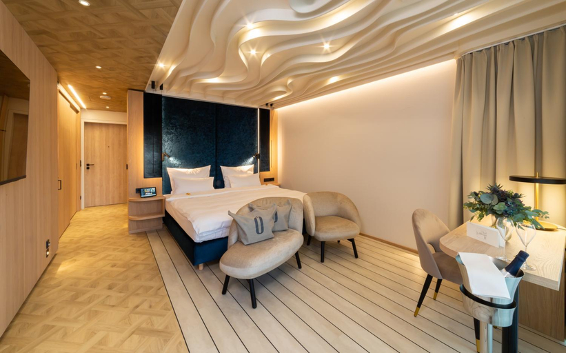 Bedroom 3, Strobinger Hof - Therme Wellness Resort, Rosenheim