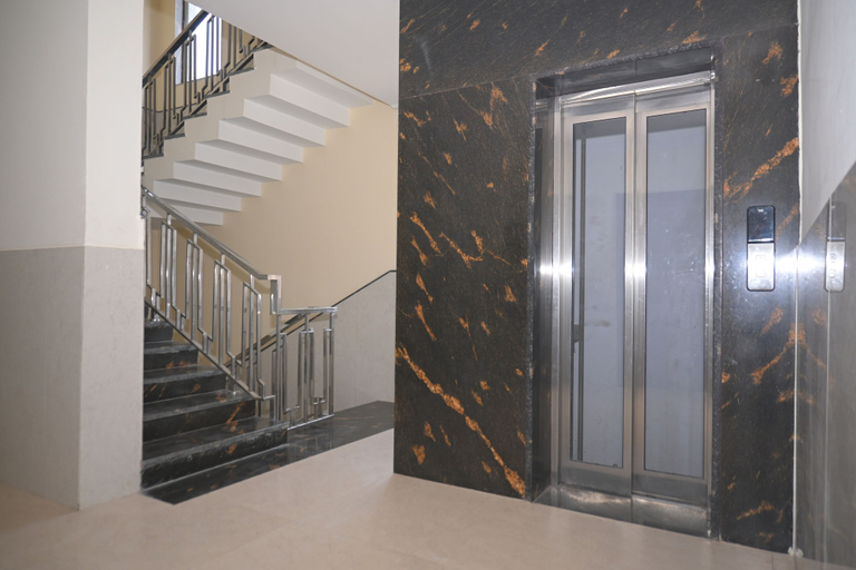Elevator 3, Parmanand Bhawan, Mathura
