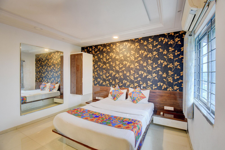 Bedroom 5, Fabhotel Royal Imperio, Pune