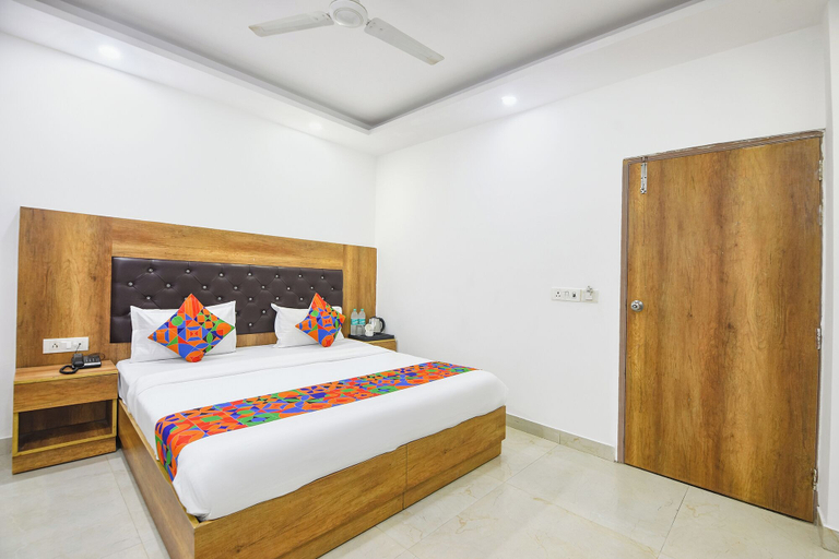 Room 2, Fabhotel Sun Plaza, Delhi