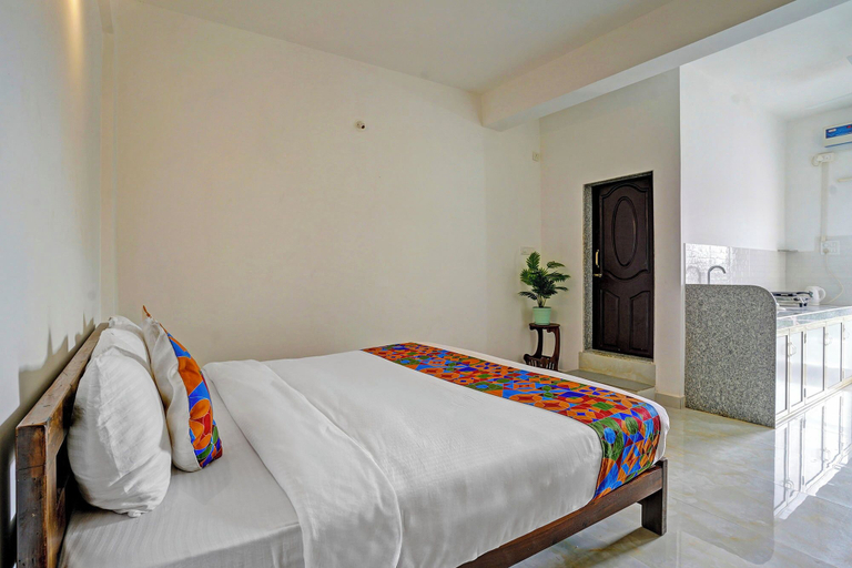 Room 2, Fabhotel The Ashvem Horizon, North Goa