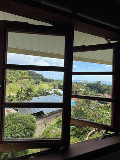 Room 1, Luna's Home Raiatea