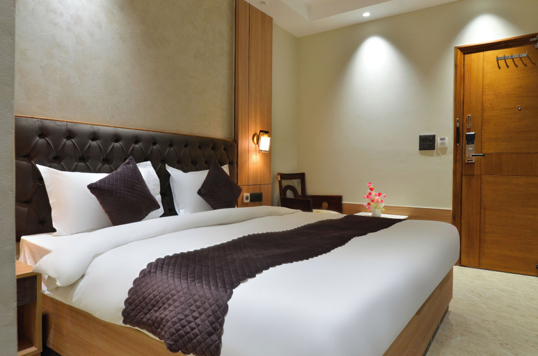 Room 5, Hotel Maya Cottage - Connaught Place, Delhi