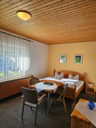 Bedroom 4, Gasthof Bergquelle, Barnim