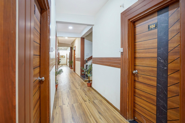 Lobby 2, Fabhotel Sp 97, Indore