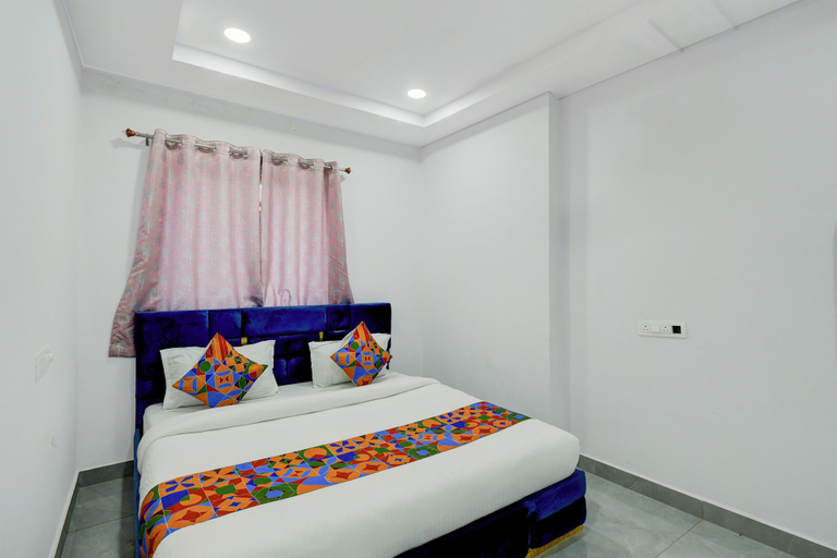 Room 3, Fabhotel High Rise Near Airport, Ranga Reddy