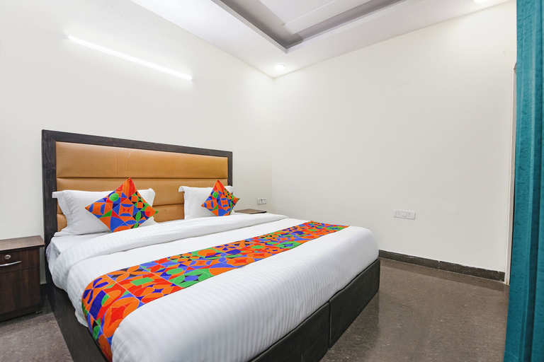 Room 4, Fabhotel The Gk Residency, Delhi