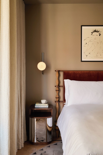 Room 4, The Newman, London