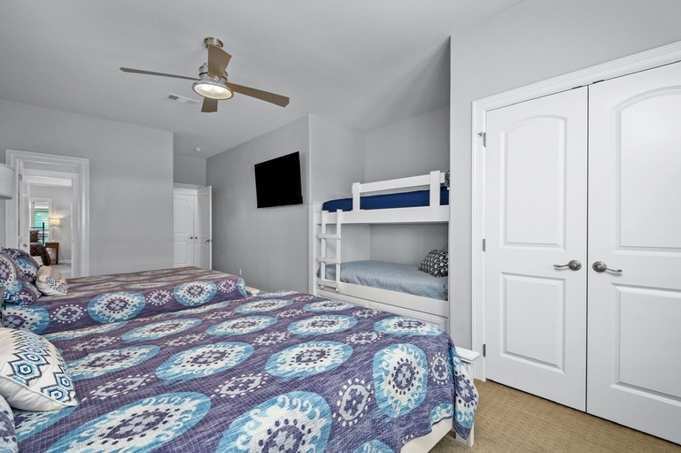 Room 5, Just One More Day 4 Bedroom Home by RedAwning, Galveston