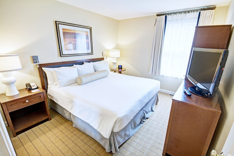Bedroom 3, Club Wyndham Long Wharf, Newport
